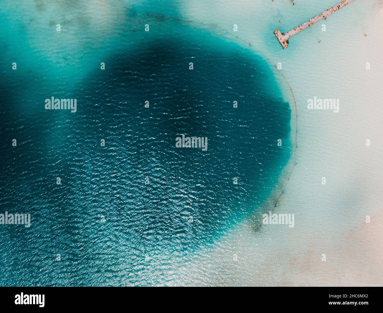 Das blaue Loch der Lagune Kaan Luum in Mexiko, Yucatán Stockfoto
