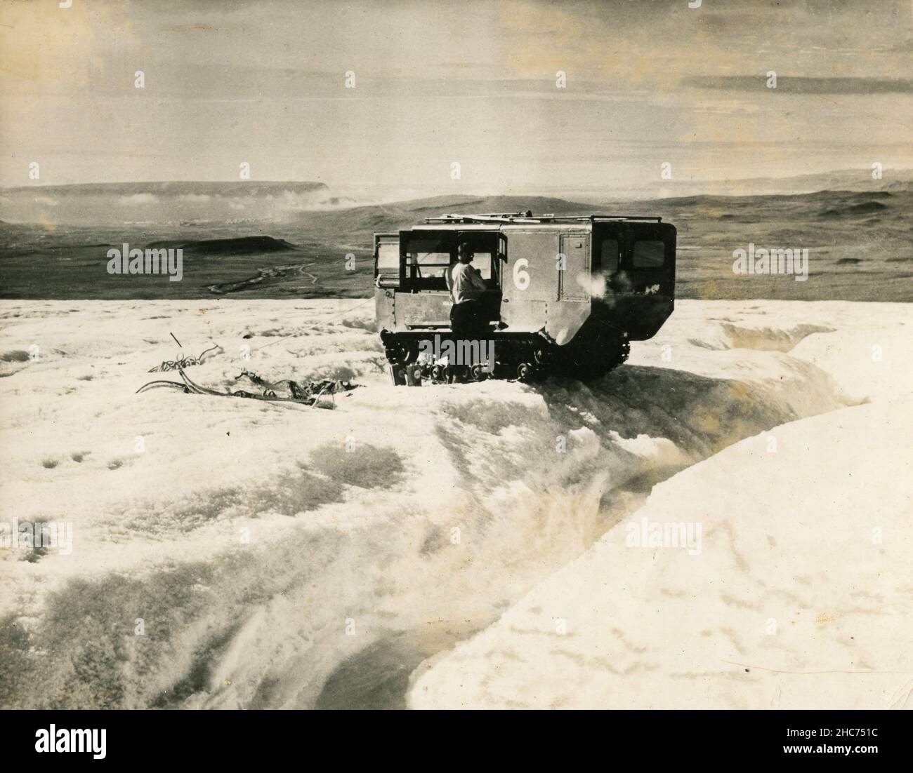 Schneereiskrawler für die Polarexpedition, Antarktis 1950s Stockfoto
