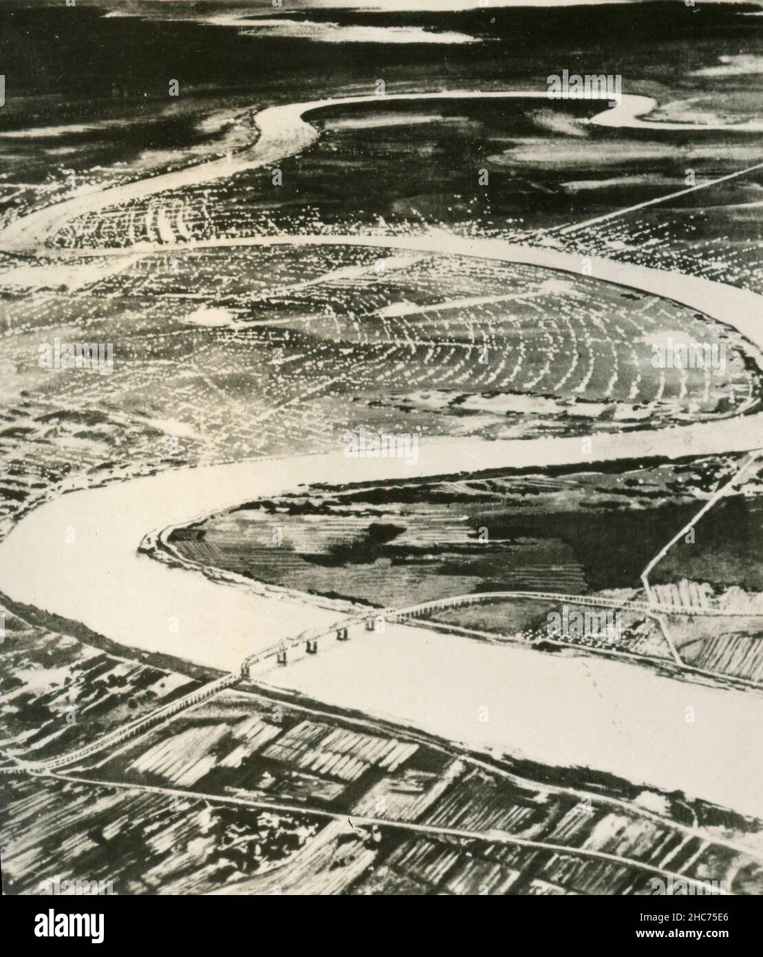 Brücke über den Mississippi River und Autobahnen, die New Orleans, USA, verbinden 1940s Stockfoto