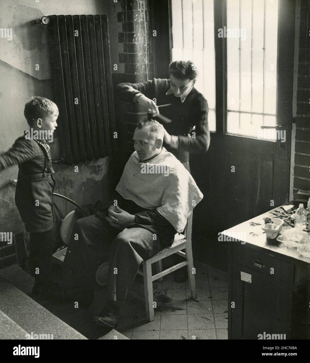 Ostdeutsche im West-Berliner Flüchtlingslager der General Pape Straße, Deutschland 1950s Stockfoto
