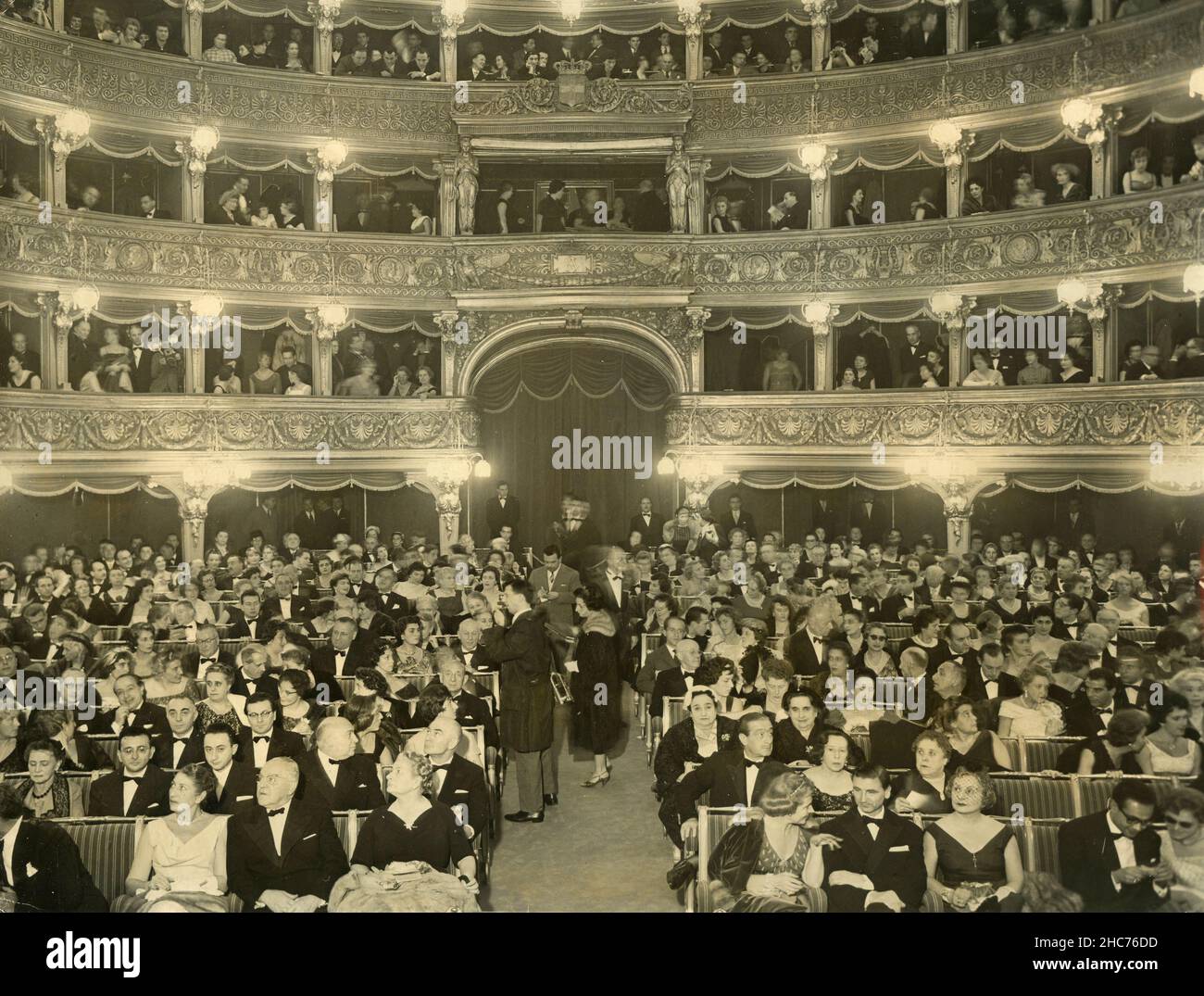 Blick auf das Publikum im Theater Carignano, Turin, Italien 1950s Stockfoto