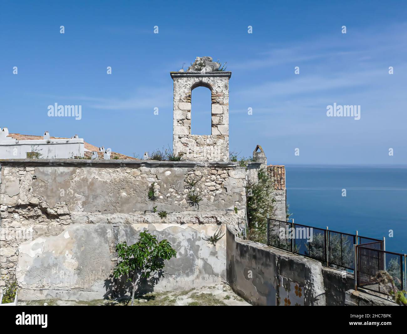 Turm im Nationalpark Gargano, Italien Stockfoto