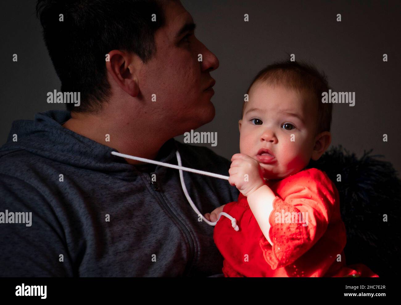 Baby Mädchen mit ihrem Vater Stockfoto