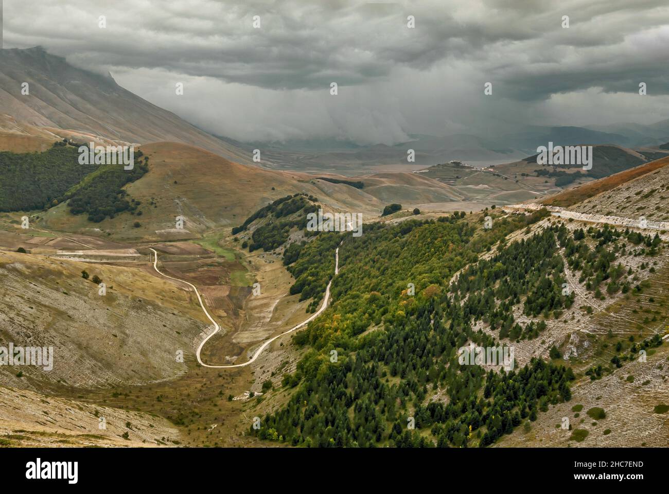 Dramatisches Wetter und Wolken im Parco Nazionale dei Monti Sibillini in den Marken, Italien Stockfoto