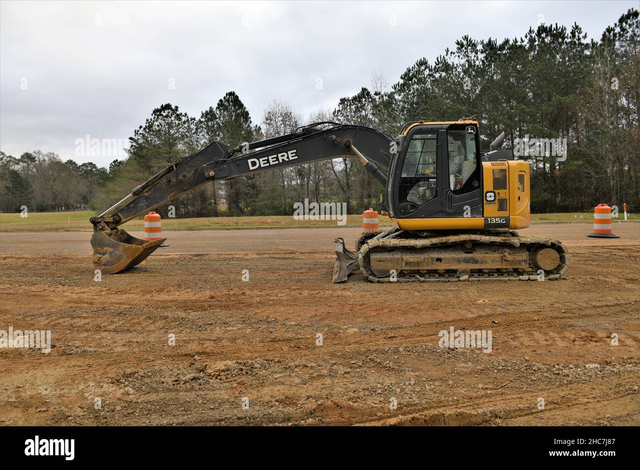 John Deere 135g Raupenbagger. Stockfoto