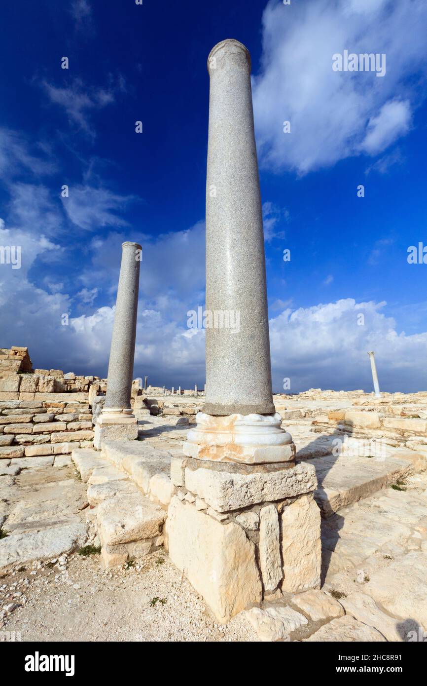 Kourion Säule Ruinen des Tempels, alten griechischen Stadt-Staat an der Südwestküste von Zypern, östlichen Mittelmeer Stockfoto