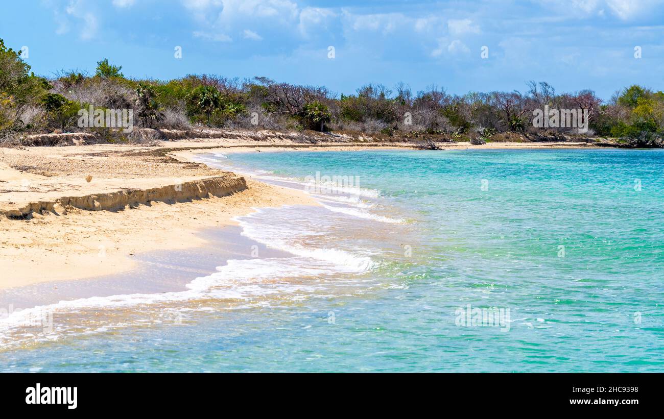 Tropischer Strand auf bewohnter kleiner Insel, Tunas de Zaza, Kuba Stockfoto