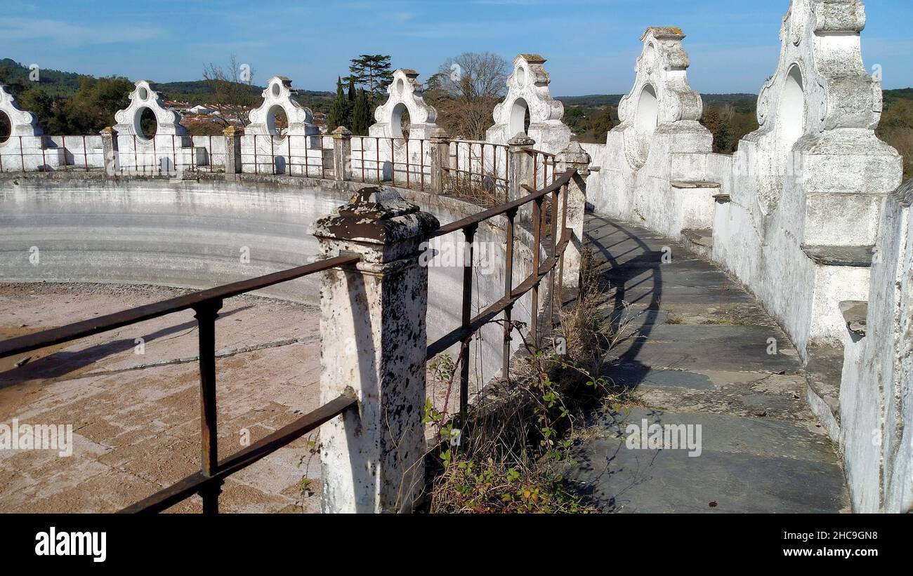 Zisterne aus dem 17th. Jahrhundert der Herdade da Mitra, in der Nähe des Dorfes Valverde, Evora, Portugal Stockfoto