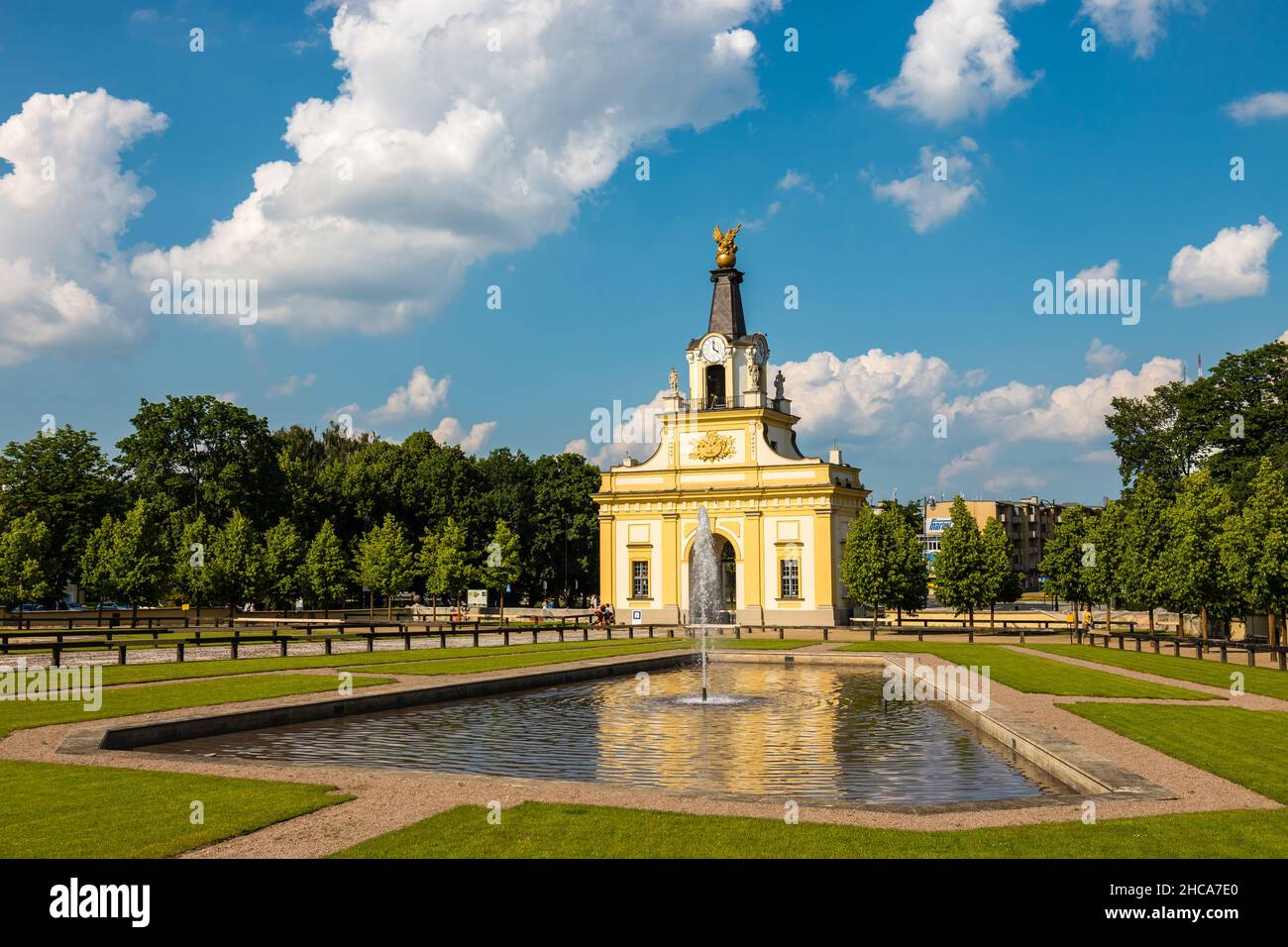 Bialystok, Polen, 8. Juni 2019: Tor zum Branicki-Palast in Bialystok, Polen Stockfoto
