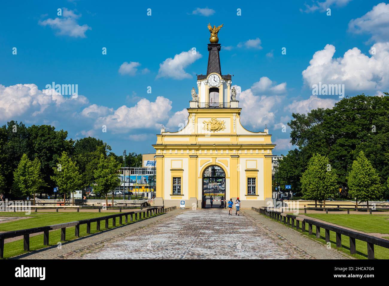 Bialystok, Polen, 8. Juni 2019: Tor zum Branicki-Palast in Bialystok, Polen Stockfoto