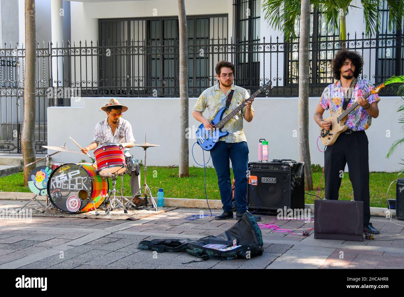 Band spielt auf dem Paseo de Montejo, Merida, Mexiko Stockfoto