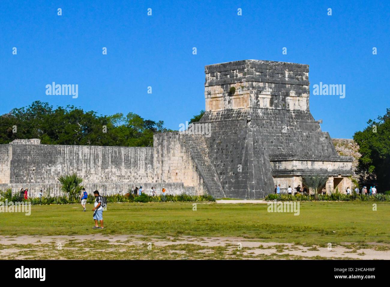 The Grand Ballcourt Structures, Chichen Itza, Yucatan, Mexiko Stockfoto