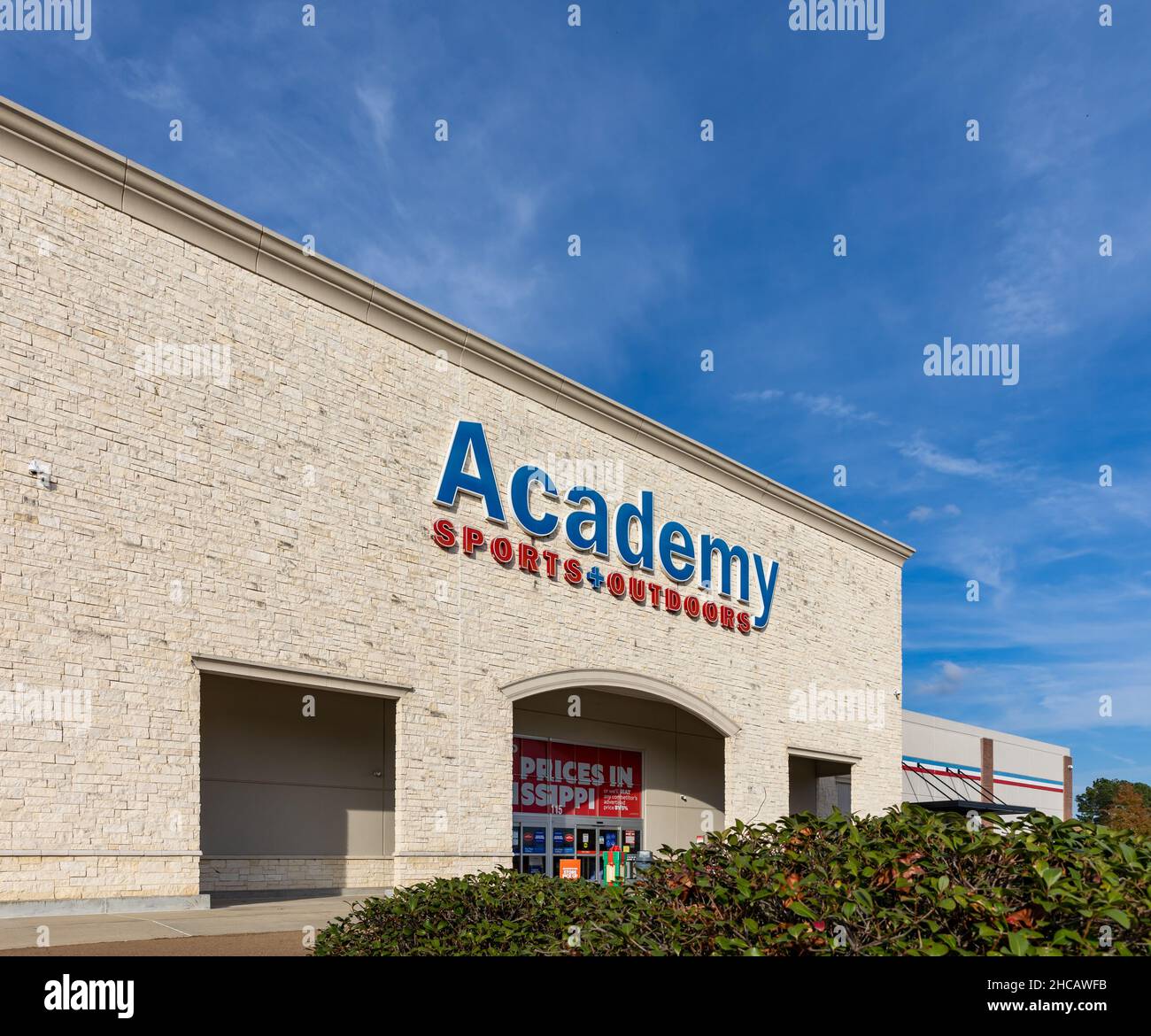 Flowood, MS - 15. Dezember 2021: Academy Sports and Outdoors ist ein Einzelhändler für Sportartikel. Stockfoto