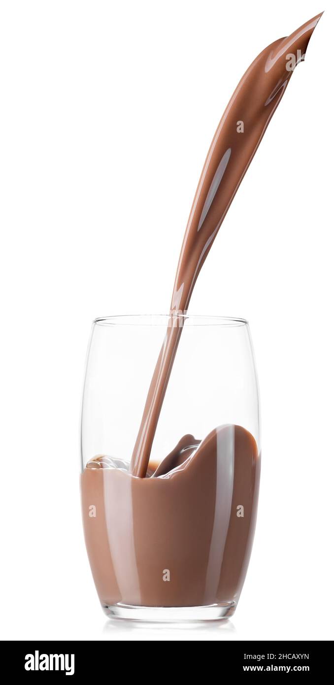 Schokoladenmilch oder Kakaotrink in Glas gießen Stockfoto