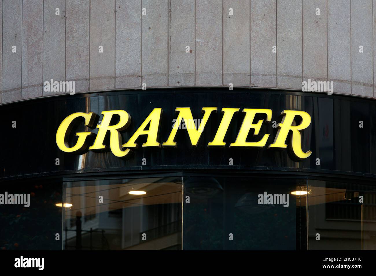 VALENCIA, SPANIEN - 20. DEZEMBER 2021: Granier ist eine spanische Bäckereikette Stockfoto