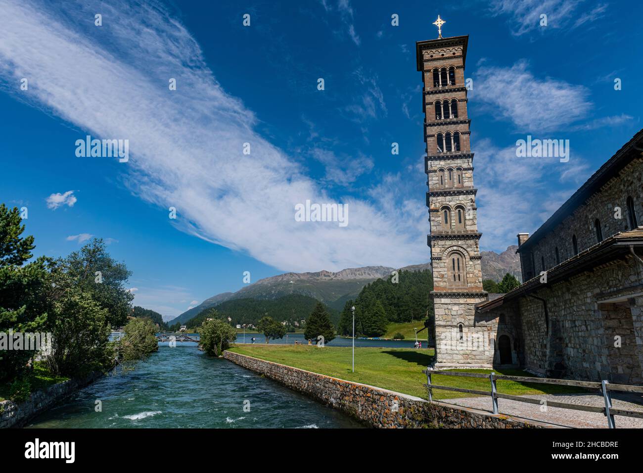 Schweiz, Kanton Graubünden, St. Moritz, Glockenturm der Katholischen Kirche Sankt Karl Borromaus Stockfoto