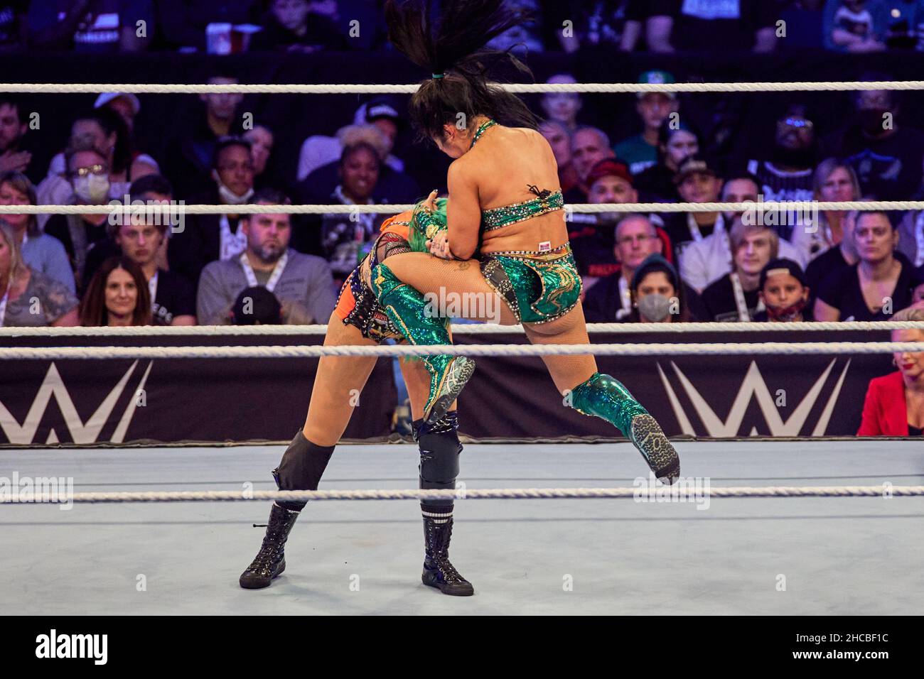 Tampa, Florida, USA. 26th Dezember 2021. Xia Li gegen Shotzi Blackheart während des WWE-Kampfes in der Amalie Arena. Kredit: Yaroslav Sabitov/YES Market Media/Alamy Live Nachrichten Stockfoto