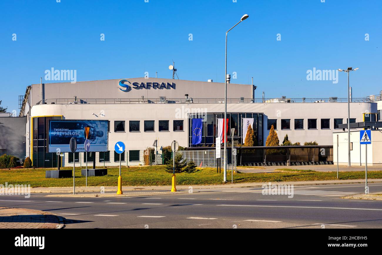 Sedziszow Malopolski, Polen – 1. November 2021: Produktionsanlage für Safran Transmission Systems an der Kreuzung Kroczki und Borkowska Stockfoto