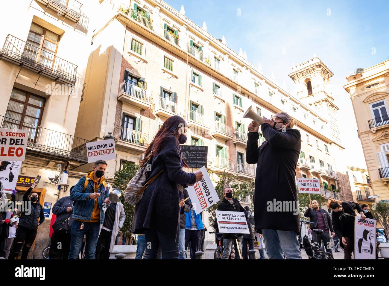 Valencia, Spanien; 21. Januar 2021: Demonstranten gegen die Maßnahmen der lokalen Regierung gegen Covid im Gastgewerbe. Stockfoto