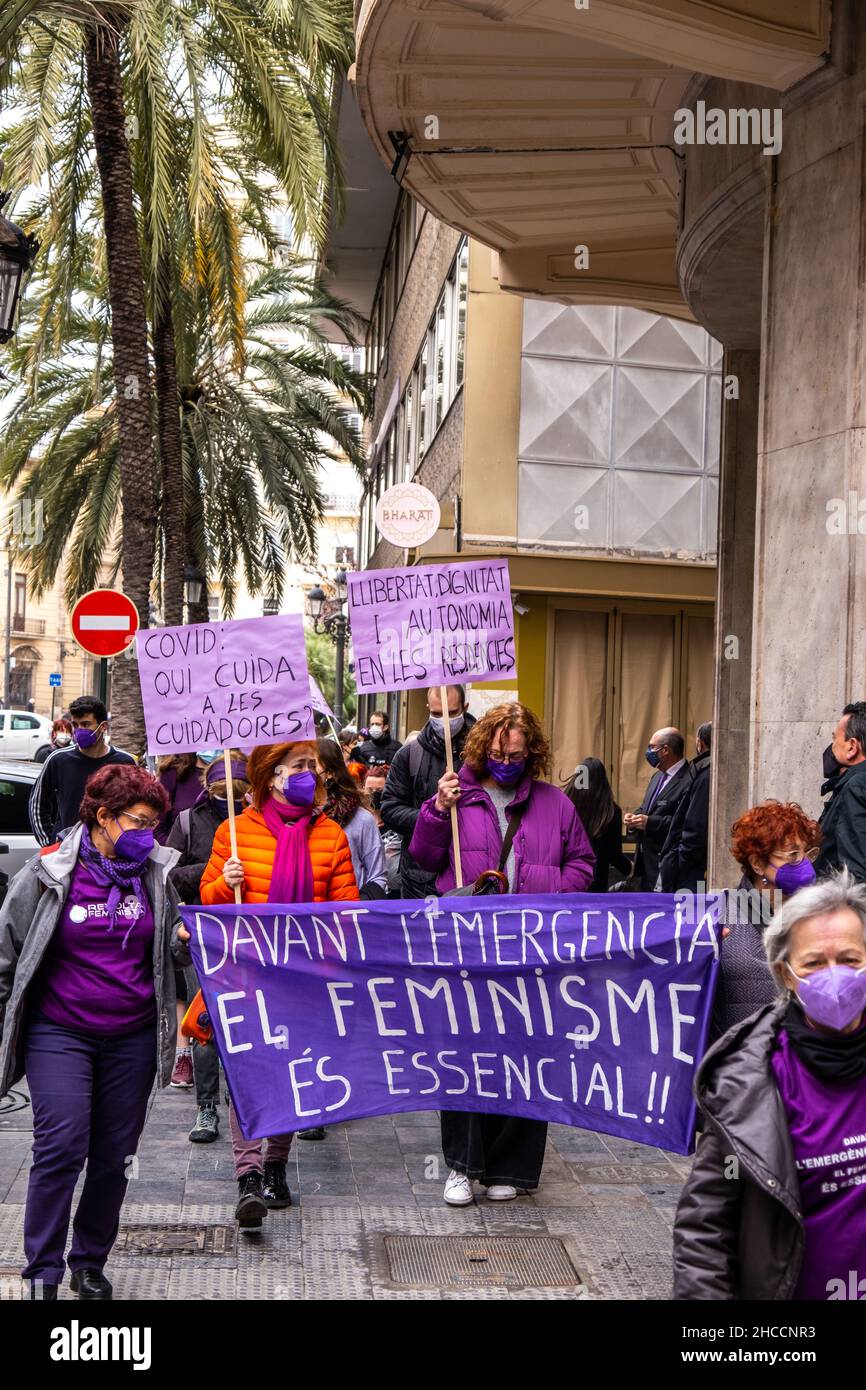 Valencia, Spanien; 8th. März 2021: Feministische Kundgebungen zum Frauentag am 8. März 2021. Stockfoto