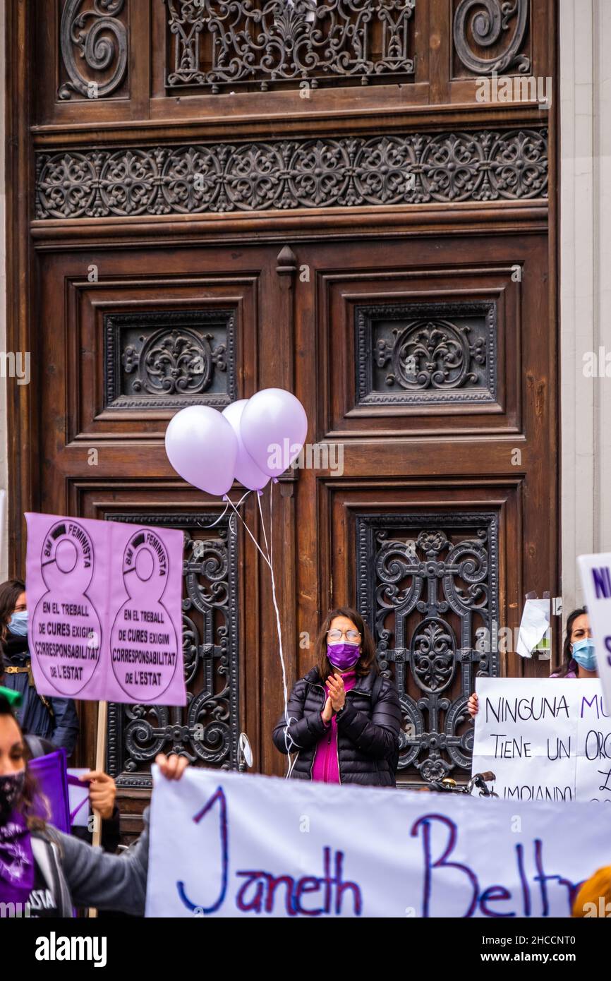 Valencia, Spanien; 8th. März 2021: Feministische Kundgebungen zum Frauentag am 8. März 2021. Stockfoto