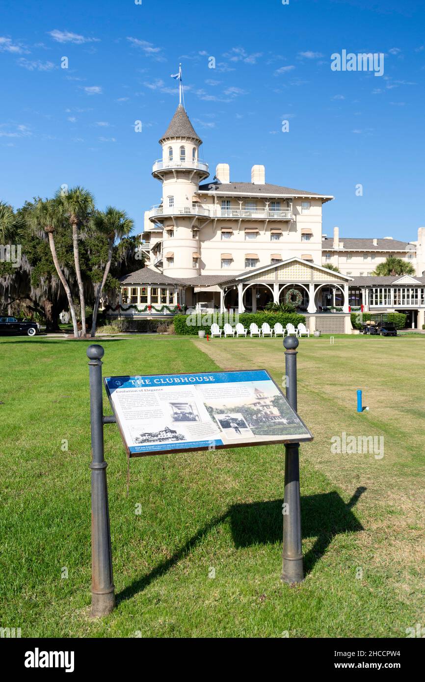 Jekyll Island, Georgia, USA - 13. Dezember 2021: Der Jekyll Island Club and Resort ist ein beliebtes Ziel für langsame Reisen im Südosten der Vereinigten Staaten. Stockfoto