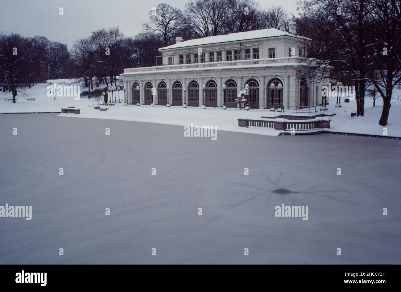 Prospect Park Bootshaus bedeckt mit Schnee während eines Schneesturms Brooklyn NYC Stockfoto