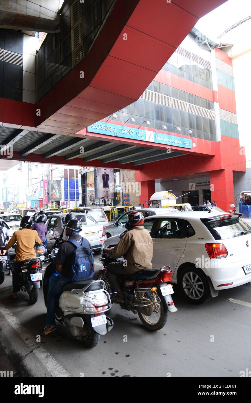 M. G. Straße im Stadtzentrum von Bangalore, Indien. Stockfoto