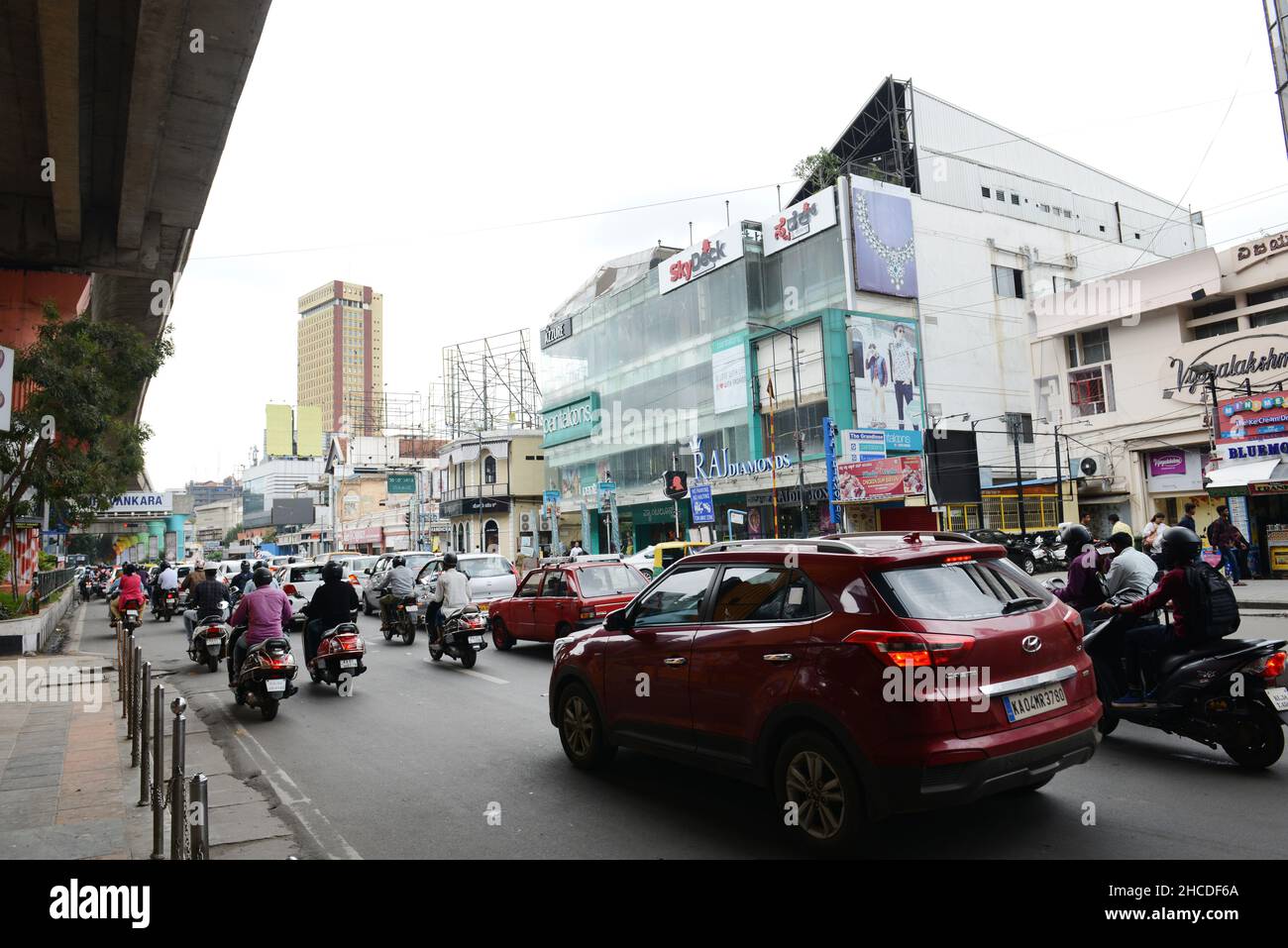 M. G. Straße im Stadtzentrum von Bangalore, Indien. Stockfoto