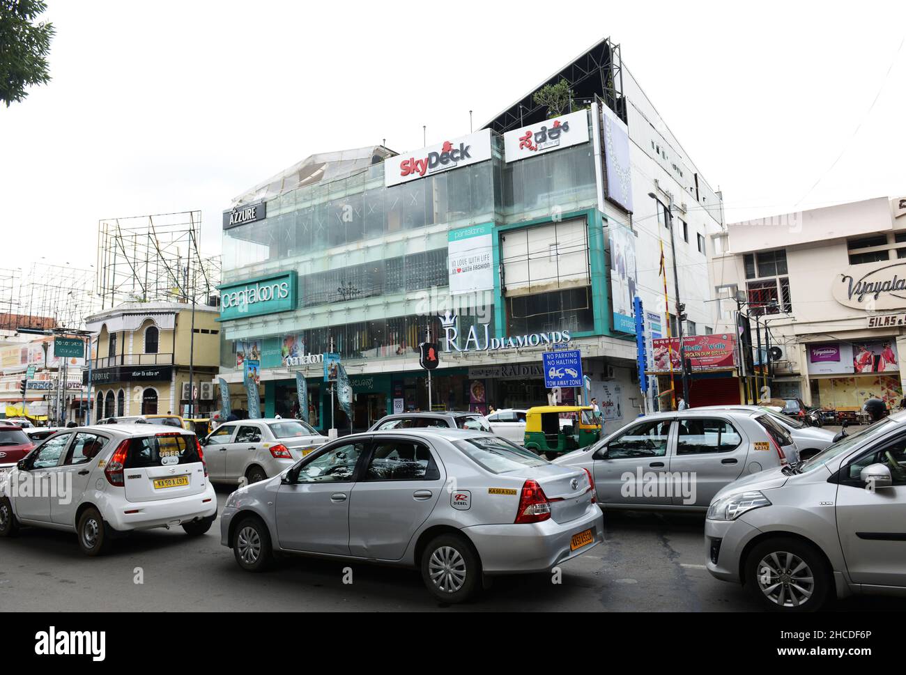 M. G. Straße im Stadtzentrum von Bangalore, Indien. Stockfoto