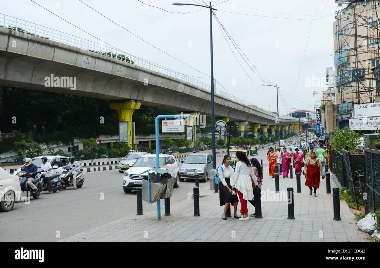 M. G. Straße im Stadtzentrum von Bangalore, Indien. Stockfoto