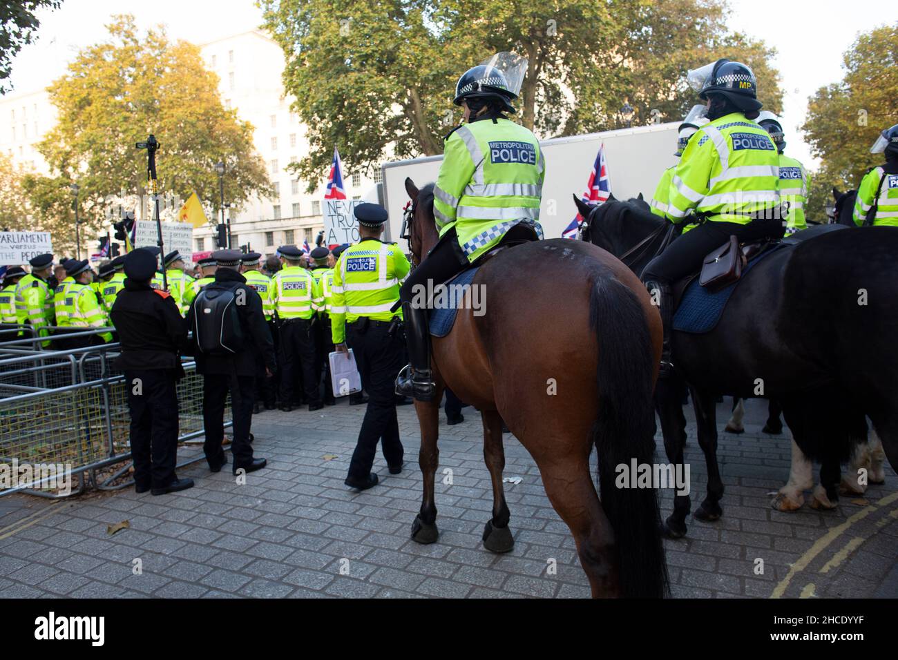 Ein Urlaub bedeutet eine Austrittsdemonstration in Westminster kurz vor den Brexit-Wahlen. Stockfoto