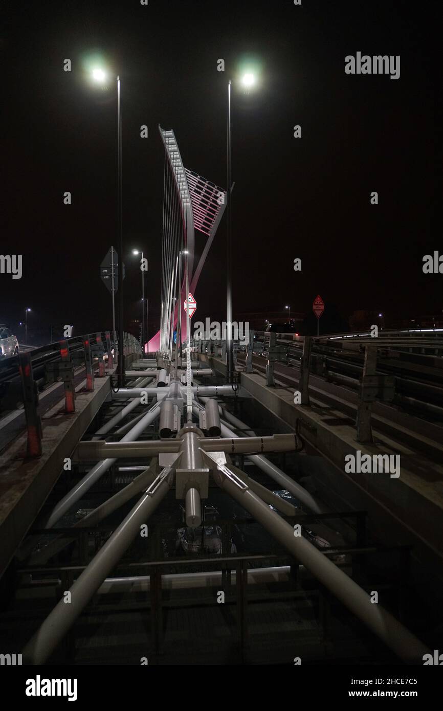 Die Ponte di Flaiano Brücke bei Nacht, Pescara, Abruzzen, Italien, Europa Stockfoto