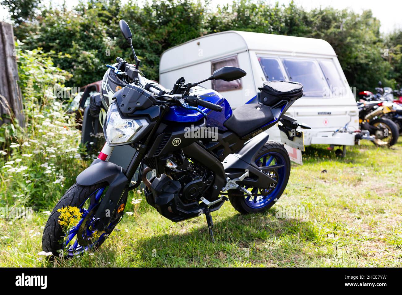 Woodbridge Suffolk UK August 14 2021: Ein klassisches Yamaha MT 125 ABS Motorrad aus dem Jahr 2019, das bei einem Motorradtreffen ausgestellt wird Stockfoto