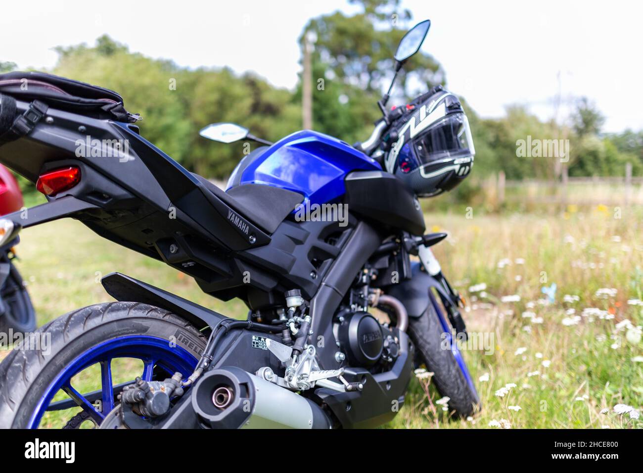 Woodbridge Suffolk UK August 14 2021: Ein klassisches Yamaha MT 125 ABS Motorrad aus dem Jahr 2019, das bei einem Motorradtreffen ausgestellt wird Stockfoto