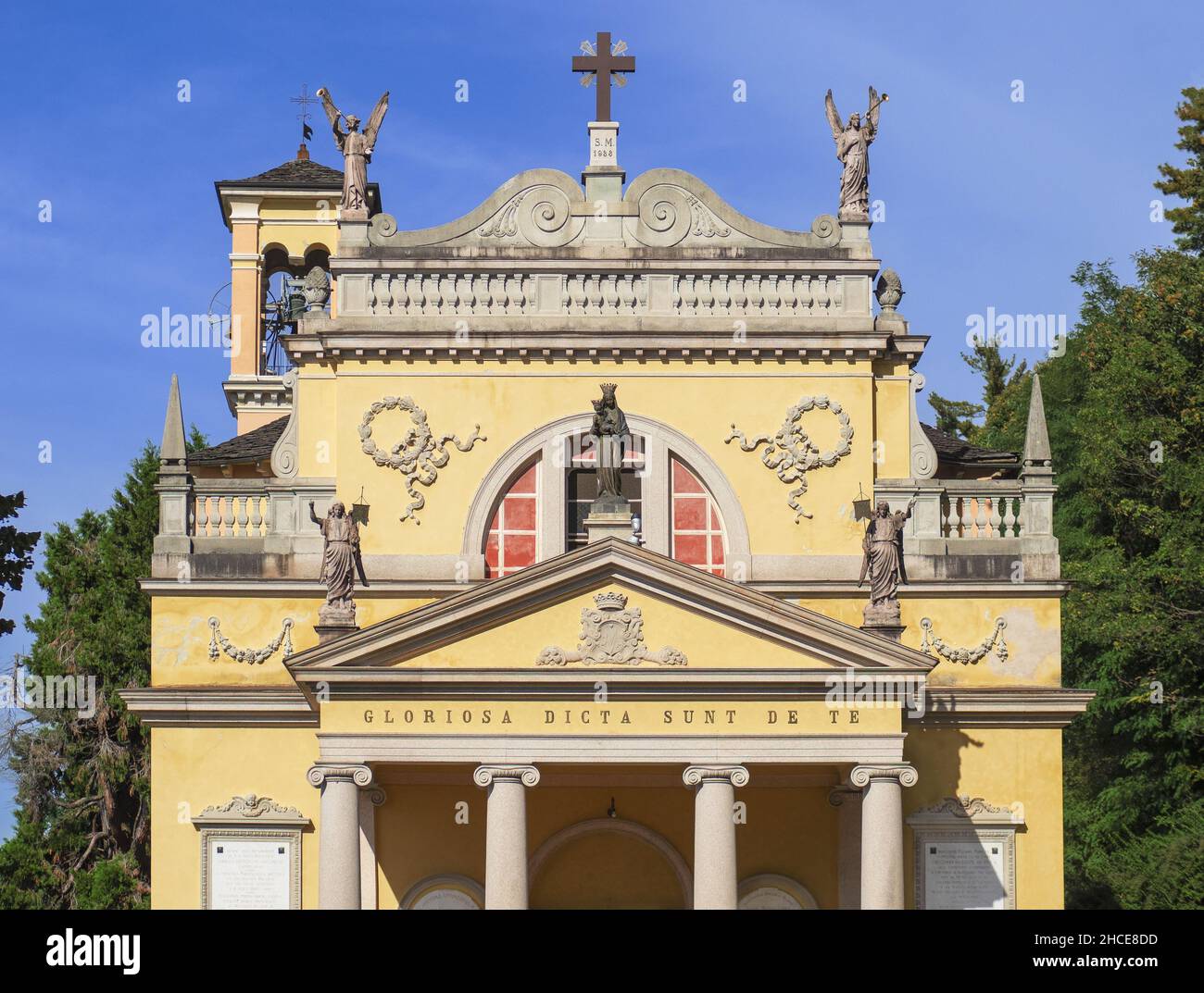 Marienheiligtum zur Erinnerung an eine wundersame Erscheinung der Jungfrau Maria.Orta-See, Piemont, Italien. Stockfoto