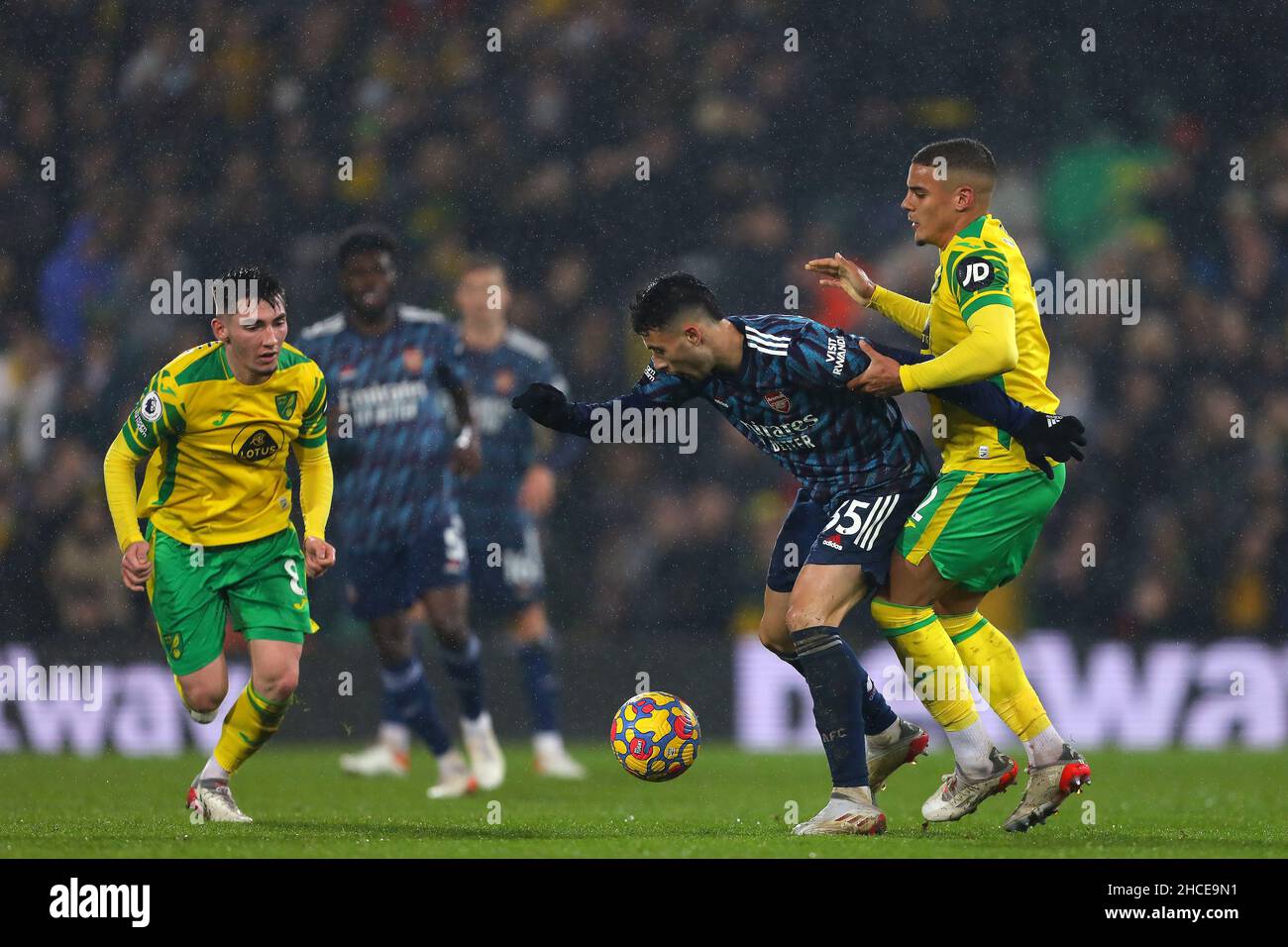 Gabriel Martinelli von Arsenal im Einsatz mit Max Aarons von Norwich City - Norwich City / Arsenal, Premier League, Carrow Road, Norwich, UK - 26th. Dezember 2021 nur zur redaktionellen Verwendung - es gelten die DataCo-Einschränkungen Stockfoto