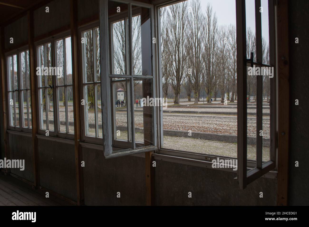 Blick durch die NaziKZKaserne, Dachau, Deutschland Stockfotografie