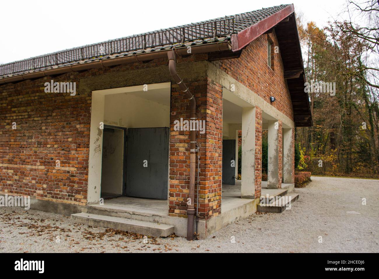 Rückseite des Krematoriums, Nazi-Konzentrationslager, Dachau, Deutschland Stockfoto