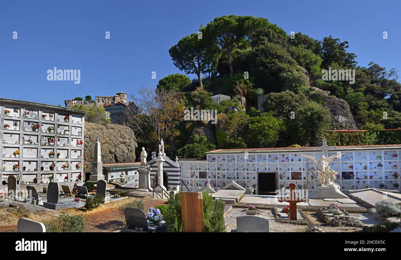 Friedhof - Friedhof von Portofino, einzigartiger Friedhof hinter der Kirche von San Giorgio, Italien, Stockfoto