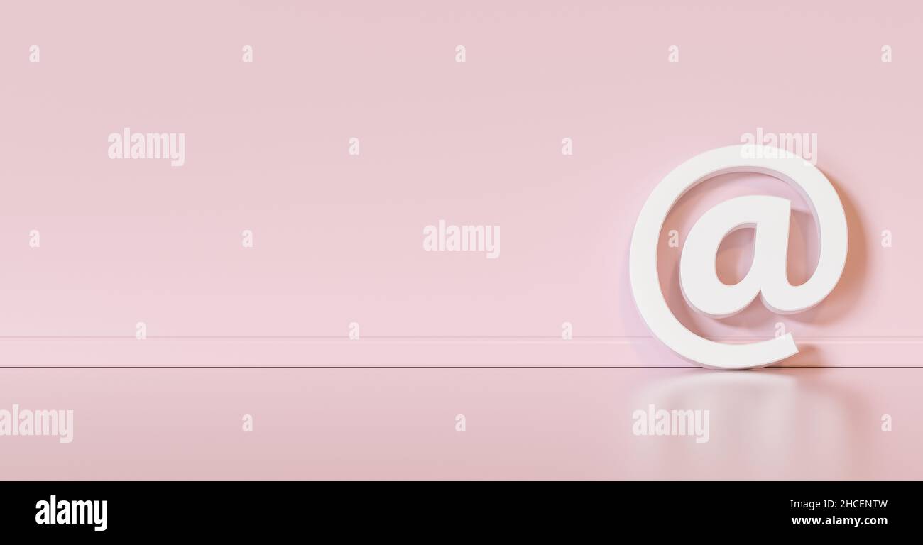 E-Mail-Symbol oder an einem Schild, das sich als Kommunikationskonzept an eine rosa Wand lehnt, Copyspace für Ihren individuellen Text. Stockfoto