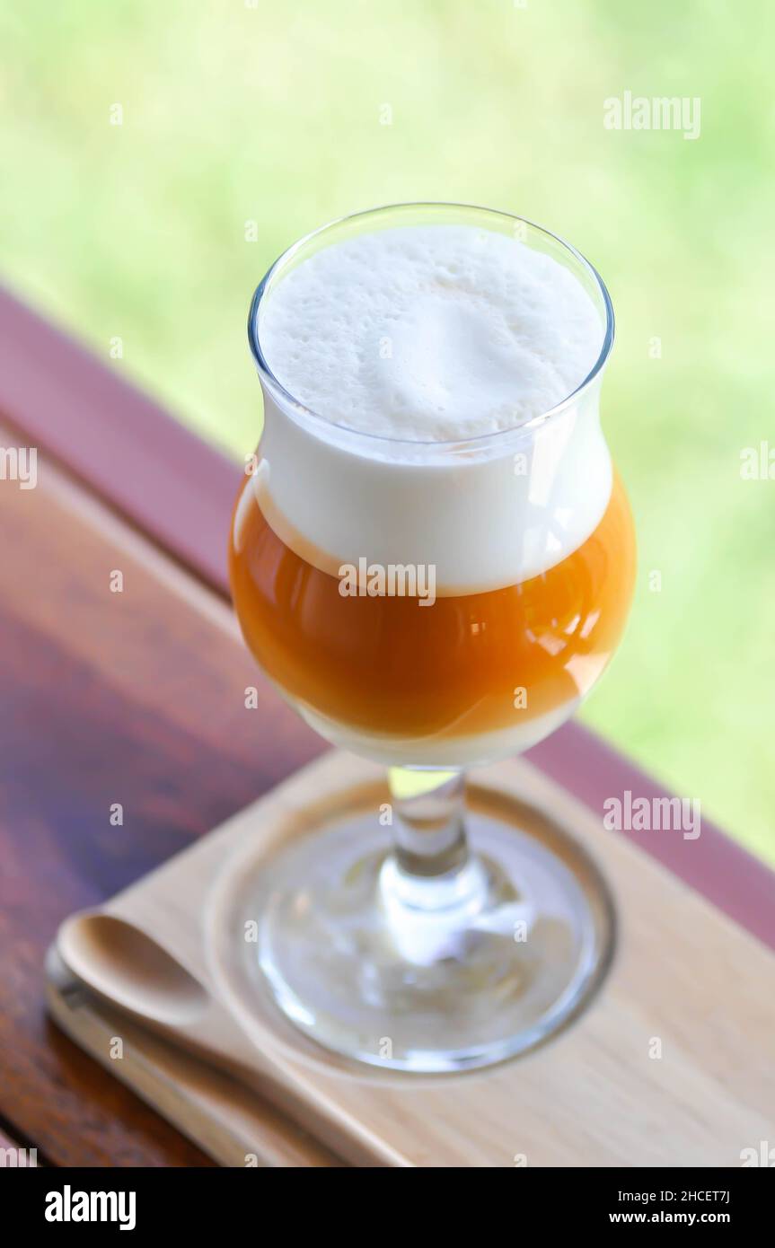 Tee oder heißer Tee oder Milchtee, Thai-Milchtee oder Thai-Tee Stockfoto