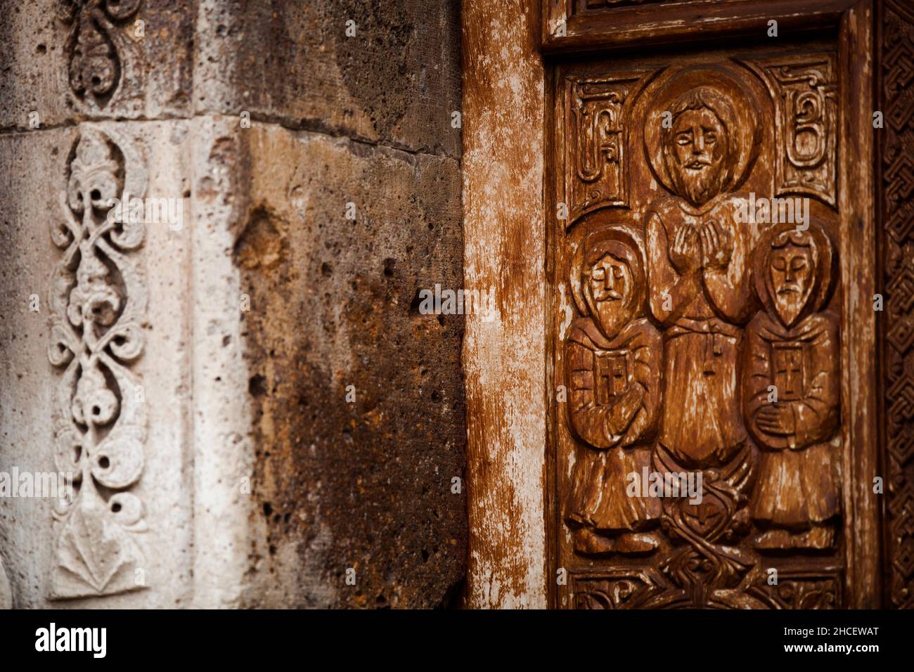 Alte geschnitzte Steine des Klosters Gandzasar in der republik Berg-Karabach (Arzakh) Stockfoto