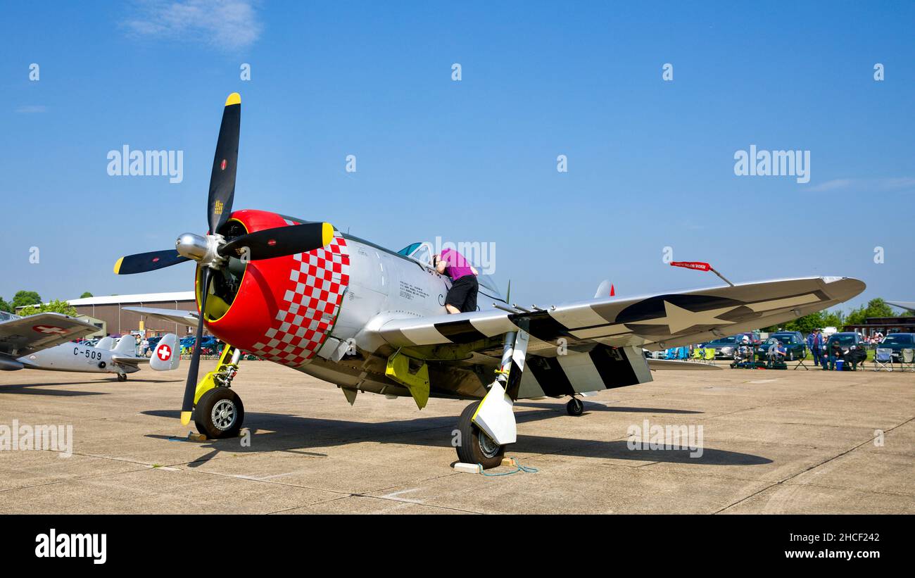 Republic P-47 D Thunderbolt (G-THUN) eine Amerikanische Weltkrieg II Jagdbomber auf der Flightline in Duxford Air Festival am 27. Mai 2018 Stockfoto