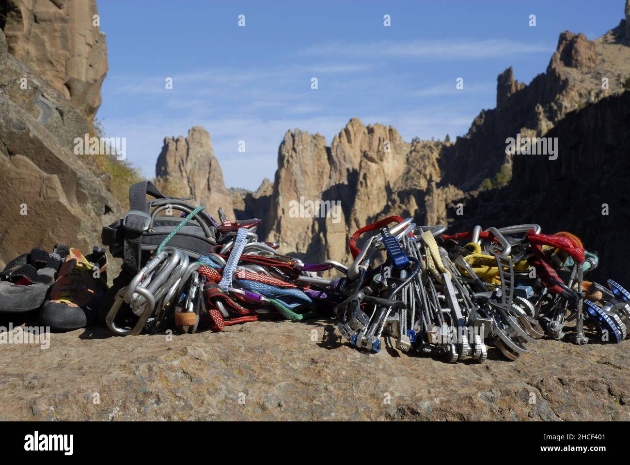 Kletterausrüstung einsatzbereit. Lower Gorge, Smith Rock State Park, Oregon. Stockfoto