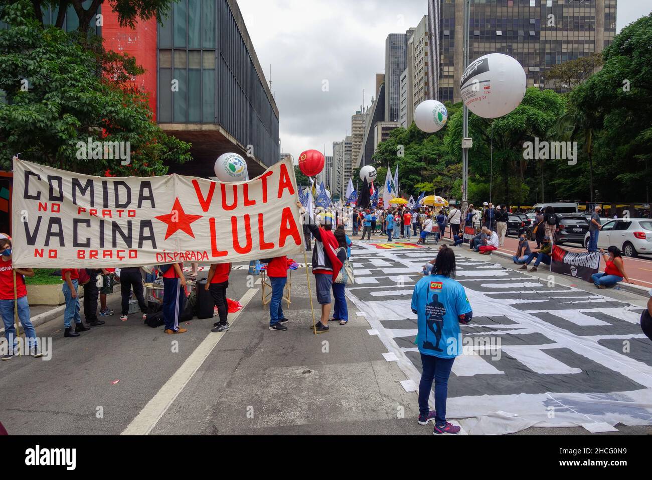 Volta Lula (Komm zurück, Lula) Banner bei der Kundgebung gegen den brasilianischen Präsidenten Bolsonaro Stockfoto