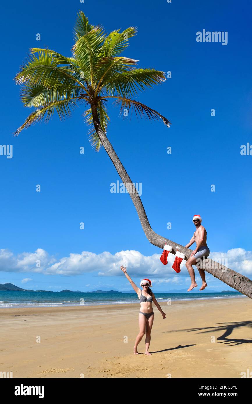 Tropische Weihnachten am Strand Stockfoto