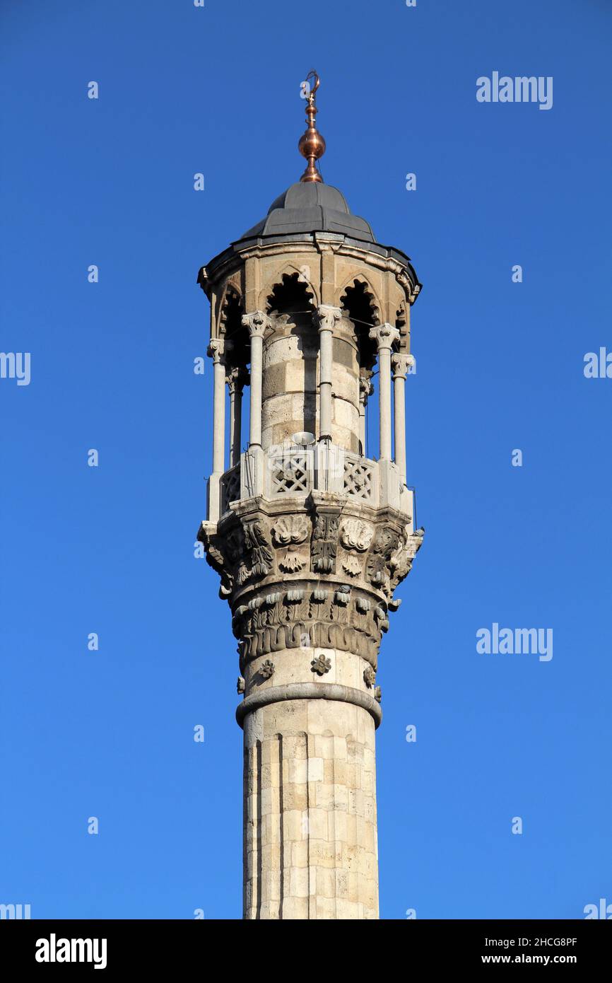 Aziziye Moschee wurde während der osmanischen Zeit im Jahr 1867 gebaut. Die Moschee befindet sich im Basar von Bedesten. Konya, Türkei. Stockfoto