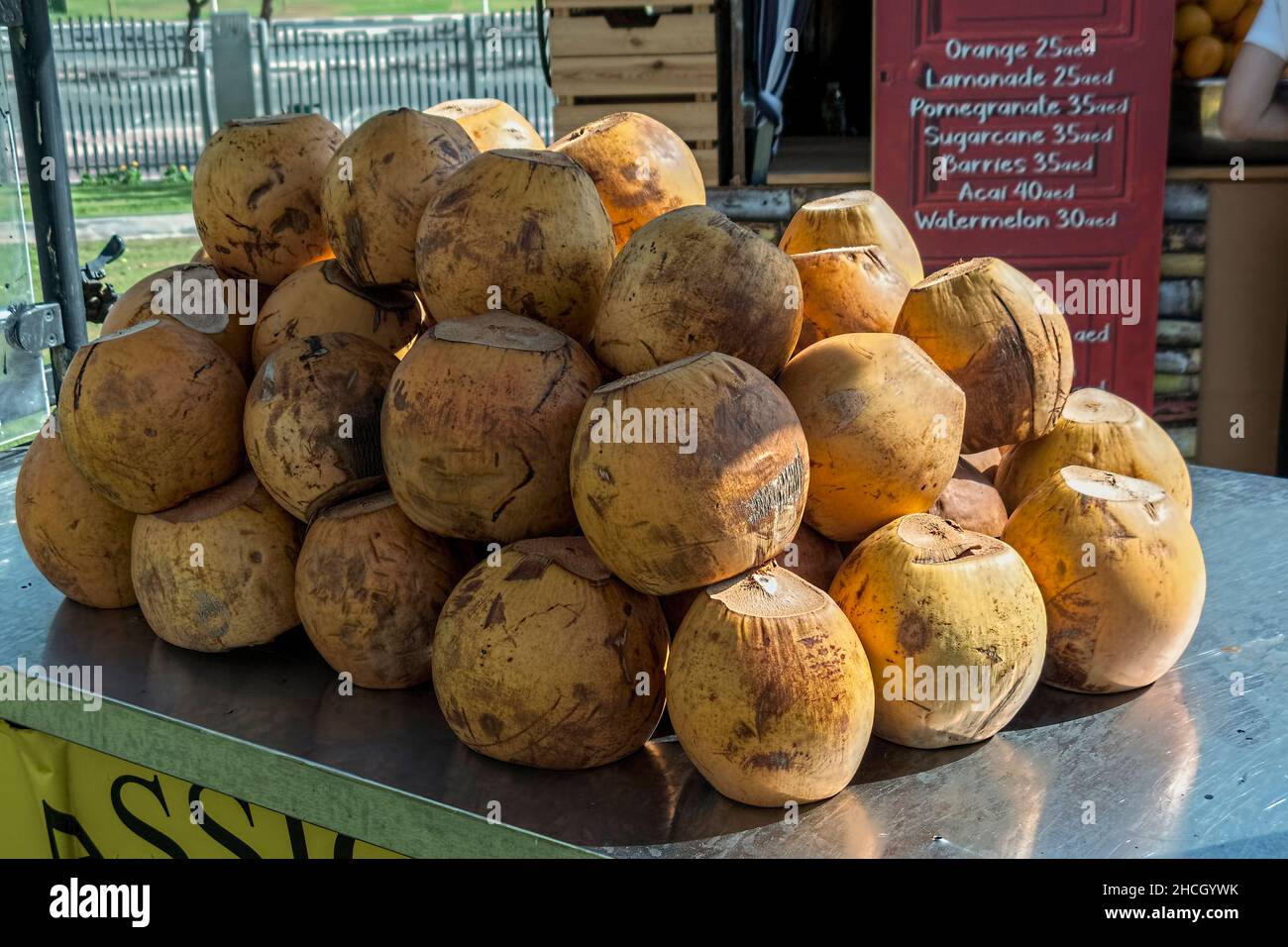 Verkauf von Kokosnüssen, Dubai, Vereinigte Arabische Emirate, Naher Osten, Stockfoto