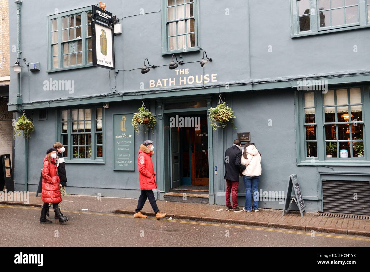 cambridge, England, Vereinigtes Königreich, 28-12-2021. Außenansicht des Bath House Pub, Ein beliebter Treffpunkt für Studenten und Touristen Stockfoto